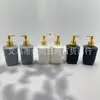 Frasco Quadrado de PP de Cor Sólida de Luxo Leve de Alto Valor para Loção com Cabeça de Bomba Dourada e Prateada, Frasco Dispensador de Sabão em Spray para Shampoo e Gel de Banho