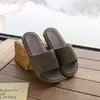 Sandalias de Deslizamiento de Verano Espuma Eva Ligeras Para Interiores y Exteriores Baño No Absorbentes Suela Suave Pantuflas de Pareja Venta al por Mayor