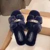 Chinelos peludos femininos para uso externo, novo estilo 2026, design de boca de peixe, estilo coreano casual, moderno, para uso em casa, planos, estilosos, quentes e populares