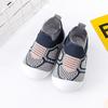 Amazon Mesmos Sapatos para Bebês e Crianças Pequenas Respiráveis de Cano Baixo Tecido Flyknit Sapatos Infantis Verão Malha Transfronteiriços Sapatos de Chão para Crianças