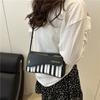 Nuevo Producto Transfronterizo, Teclas de Piano de Moda y Elegantes, Bolso Cuadrado Pequeño Portátil Elegante, Versátil de Color Contrastante, Bolso de Hombro para Mujer de Gama Alta
