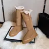 Primeiro Encontro Temporada 2026 Novas Botas de Neve com Solado Grosso para Mulheres Decoração com Fivela de Couro Botas Quentes de Cano Médio Inverno Espessadas com Plus Fleece