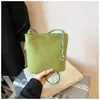 Bolsa de veludo fosco 2026 novo modelo saco de balde, bolsa de ombro vintage de alta qualidade, bolsa pequena transversal versátil da moda para o dia a dia