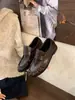 Mocassins femininos macios de couro retrô estilo japonês, novo modelo outono 2026, slip-on versátil de salto baixo estilo britânico