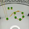 Pulsera de Acero de Titanio Trébol de la Suerte de Cinco Hojas de Tres Piezas Transfronteriza con un Toque de Alta Gama, Joyería Popular de Acero Inoxidable para Mujer del Fabricante