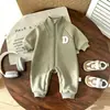 Mameluco para Bebé Recién Nacido Súper Lindo Ropa de Primavera para Bebé Estilo Coreano Otoño/Invierno Bebé Pequeño Traje de Gateo para Exteriores con Forro de Felpa y Cremallera