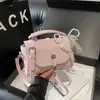 Bolso pequeño retro explosivo de alta gama para mujer 2026 nuevo y moderno estilo coreano elegante bolso cuadrado pequeño de mano bolso cruzado versátil
