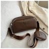 Bolsa Personalizada Simples Feminina 2024 Nova Bolsa Casual Estilo Hong Kong Wide Shoulder Strap Crossbody Pillow Bag
