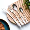 Juego de Cubiertos de Acero Inoxidable Grado Alimenticio 304 del Fabricante, Cuchillo para Bistec Occidental de Gama Alta de Nicho, Juego de Cubiertos de Tenedor y Cuchara para Uso Doméstico