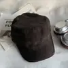 Chapéu de camurça japonês para equitação feminino outono e inverno mostrar rosto pequeno chapéu de cavaleiro plissado moda retrô topo plano chapéu bico de pato