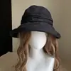 Sombrero de Cubo Plegable Estilo Yamamoto con Pliegues Relajados para Protección Solar para Mujer, Sombrero Ligero y Transpirable de Verano que Hace que la Cara Parezca Más Pequeña