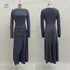 Vestido Feminino de Outono e Inverno 2025, Europeu e Americano Independente, Transpassado de Cor Sólida Exquisito, Manga Longa com Decoração de Nó