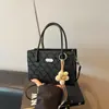 Bolsos de Diseño de Nicho para Mujer 2026 Nuevo Verano Moda de Tendencia Versátil Bolso de Hombro para el Trabajo Cruzado Bolso Pequeño Cuadrado