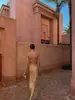 Vestido de Acetato de Estilo Francés para la Temporada Primavera/Verano 2026, de Uso Pesado, Adornado con Pedrería, de Cuello Halter, con Efecto Adelgazante que Ceñe la Cintura y Acabado de Satén Brillante