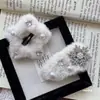 Atmósfera de Otoño e Invierno Pinza para el Cabello de Felpa Blanca Pura Copo de Nieve Pinza BB para Mujer, Pinza para el Cabello Versátil Dulce y Linda Accesorio para el Cabello Pinza Lateral
