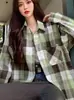 Camisa de Manga Comprida para Mulheres Primavera e Outono 2025 Estilo Coreano Camisa Jaqueta Amarela Xadrez para o Início da Temporada Escolar Top Casual com Efeito Emagrecedor Solto