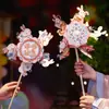 Festival do Meio Outono Moinho de Vento Rotativo Lanterna Infantil Portátil Bastão Giratório Brilhante Lanterna de Coelho Kit de Artesanato DIY