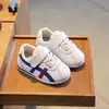 Zapatos Casuales para Bebés y Niñas Pequeñas 2026 Primavera y Otoño Nuevos Zapatos para Caminar de Suela Suave Zapatos de Forrest Gump para Niñas Zapatos para Caminar para Niñas