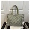 Venta Directa de Fábrica Bolso Acolchado de Algodón para Mujer 2025 Nuevo Bolso de Hombro de Gran Capacidad Bolso Tote de Moda Tendencia