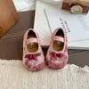 Zapatos de terciopelo sin cordones para niña 2026 otoño zapatos poco profundos de princesa cereza para niña pequeña zapatos individuales ligeros de suela blanda