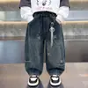 Pantalones vaqueros para niño, colección primavera/otoño, nuevo estilo 2026, con colgante de estrella de cinco puntas, pantalones de moda, pantalones largos de otoño para niños, pantalones casuales
