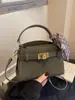 Bolsa de Mão Casual Elegante de Nicho Transversal para o Dia a Dia 2025 Bolsa de Ombro Vintage de Alta Qualidade