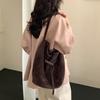 Bolsa Tote de Couro Macio Camurça Suede de Nicho Bolsa Saco Relaxada para o Dia a Dia 2025 Nova Bolsa de Ombro de Grande Capacidade para Mulheres