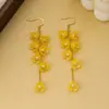 Brincos de Tarraxa Elegantes Coreanos com Temperamento Doce, Design de Nicho, Pequenas Flores, Longos com Franjas, Luxo Leve, Acessórios de Brinco Versáteis para Mulheres