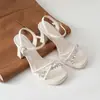Zapatillas de Estilo Minimalista Puro de Alta Gama Simples Diseño de Alta Calidad 2026 Zapatos de Mujer Más Vendidos Temperamento de Moda Tendencia