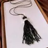 Colar com Pingente de Borla de Vidro Resinado e Cordão de Couro para Mulheres, Corrente de Suéter Versátil e na Moda, Corrente de Clavícula de Luxo Leve de Nicho de Alta Qualidade