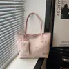La popular bolsa de tote de nicho de este año para mujer, nuevo y elegante bolso de hombro único para el verano de 2026, bolsa versátil para el antebrazo