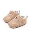 Zapatos de bebé nuevos de primavera y otoño para hombres y mujeres, zapatos de suela de goma suave para niños de 0 a 1 años, zapatos de cuero cosidos a mano, zapatos casuales antideslizantes