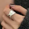Exquisito Anillo de Doble Capa con Perlas para Mujer, Borde Ancho Geométrico, Diseño Hueco Irregular, Nuevo Anillo Abierto, Anillo para Dedo Índice, Moderno