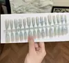 Unhas Postiças Curtas Usáveis com Acabamento de Luxo, Color-Blocking Preto Moderno, Decoração 3D de Gatinho, Estilo Fofo Doce e Moderno, Unhas Postiças Pré-Fabricadas