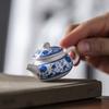Mesa de té con forma de flor y punta de dedo azul, adornos para mascotas, tetera de bolsillo, juego de té, tetera de pequeña capacidad, accesorios para juegos de té