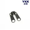 Cremallera Ykk en Stock, Gama Completa de Tiradores de Cremallera de Nylon Tamaño 5 Cn, Tiradores de Cremallera Ykk para Bolsas, Anillos de Cremallera, Equipaje