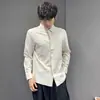 Camisa de color albaricoque con cuello para hombre, relajada y sofisticada, de alta gama, elegante, de manga larga, con botones ocultos, lujo ligero, texturizada, camisa de moda