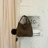 Bolso bandolera cuadrado pequeño de gamuza retro moderno 2026 nuevo de otoño para mujer, de gran capacidad, para uso diario