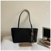 Bolso tote texturizado vintage de alta gama estilo coreano para mujer, nueva moda 2026, versátil, gran capacidad, para ir al trabajo, bajo el brazo