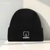 Gorros de Lana Cálidos de Otoño e Invierno para Mujer, Gorros Tejidos Lindos con Bordado de Letras y Osos, Gorros Fríos de Punto para Parejas de Estudiantes Venta al por Mayor