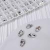 Rhinestones Blancos de Fondo Puntiagudo para Uñas, Rectangulares Blancos Transparentes Super Brillantes, de Forma Irregular, Vidrio Tipo Caramelo de Roca y Rhinestones de Forma Especial para Decoraciones de Uñas