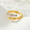 Anillo Abierto de Dos Tonos Dorados con Nudo de Bambú Estilo Chino, Moderno y de Alta Gama, Circonita Microincrustada, Anillo Ajustable para Dedo Índice, Acabado Cepillado