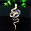 Broche de serpiente con personalidad de cristal de imitación rojo y verde chapado en oro con diseño europeo y americano, temperamento retro, animal del zodíaco.