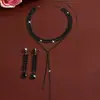 Moderna Dulce-Cool de Gama Alta Juego de Tres Piezas de Aretes, Collar y Pulsera Geométricos Negros con Flecos de Pedrería Eu Joyería Ecológica