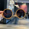 Óculos de Sol Infantis Redondos Estilo Retrô para Homens e Mulheres, Formato Côncavo para Tirar Fotos, Óculos de Sol Modernos, Óculos de Sol da Moda e Descolados para Viagem