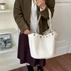 Bolso de moto punk de gran capacidad con remaches, bolso tote para el día a día, nuevo bolso de mano de moda vintage 2026, bolso de hombro para mujer