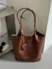 Bolso tote tejido vintage estilo coreano para mujer, bolso de hombro de cuero suave de gran capacidad, versátil para ir al trabajo, bolso casual de axila