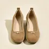Sapatos Femininos com Salto Escondido 2026 Novo Estilo Primavera Raso Retro Elegantes que Combinam com Saias, Confortáveis para Pessoas Baixas, Sapatos de Vovó