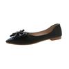 Sapatos de bico fino de camada única para mulheres outono 2024 novos sapatos de cano baixo primavera e outono estilo Chanel estilo francês ervilhas Four Seasons bombas rasas