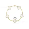 Pulsera Mini Trébol de Cuatro Hojas Flor Única Chapada en Oro Rosa de 18 Quilates con Ágata Roja, Artesanía de Precisión CNC, Directamente de la Fábrica Fuente